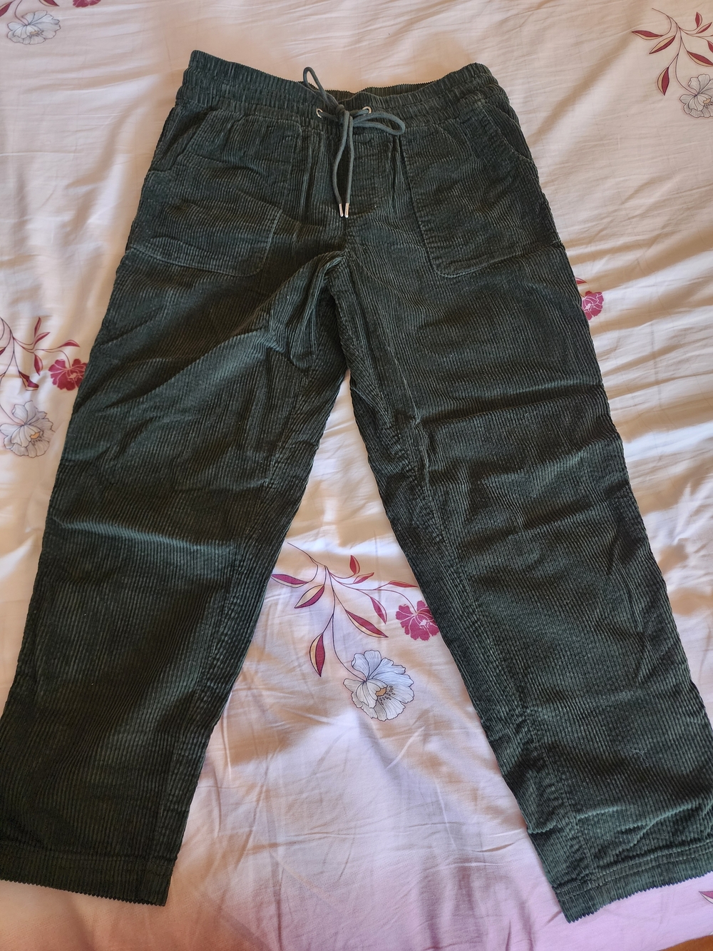Time and Tru Dark Green Corduroy Drawstring Pants. .NEVER USED...🙂